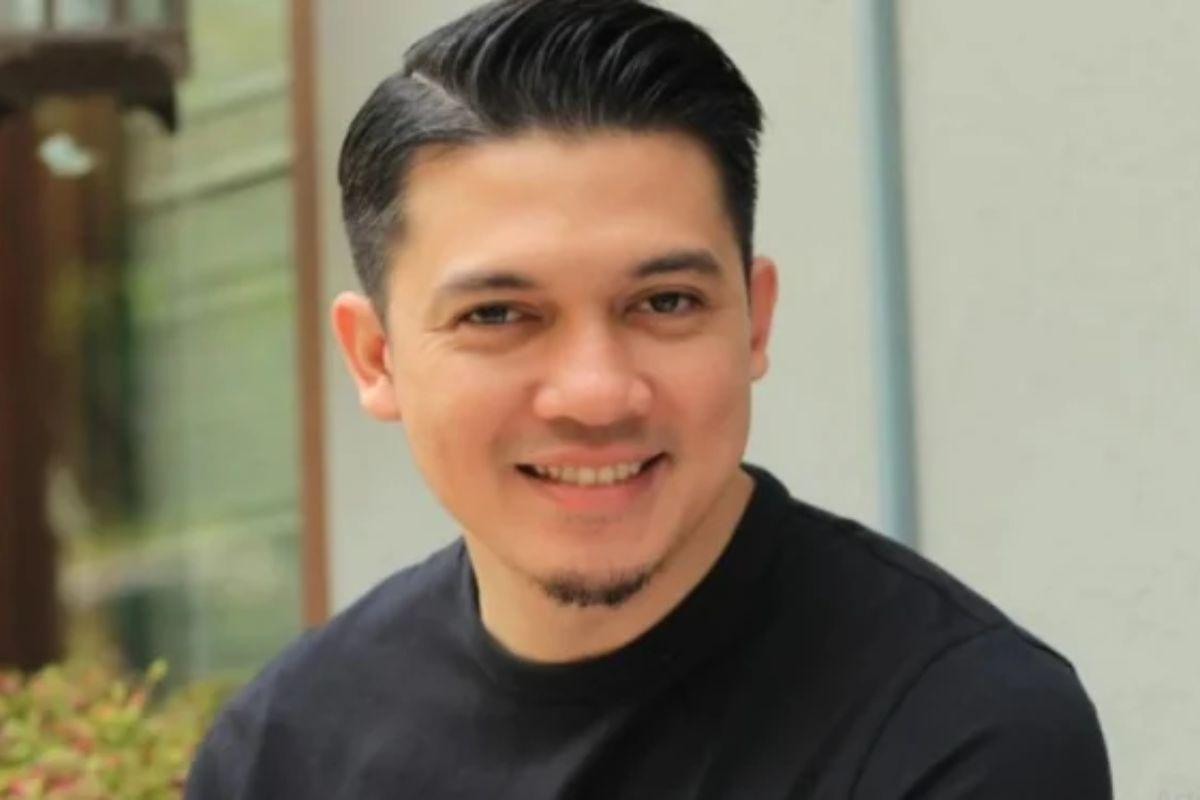 7 Model Gaya Rambut Pria Pendek Samping untuk Awali Tahun Baru 2025