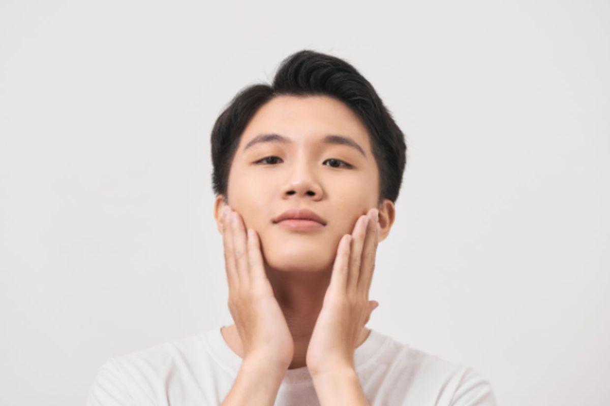Pentingnya Pakai Toner Pria: Tips Memilih dan Rekomendasi Produknya