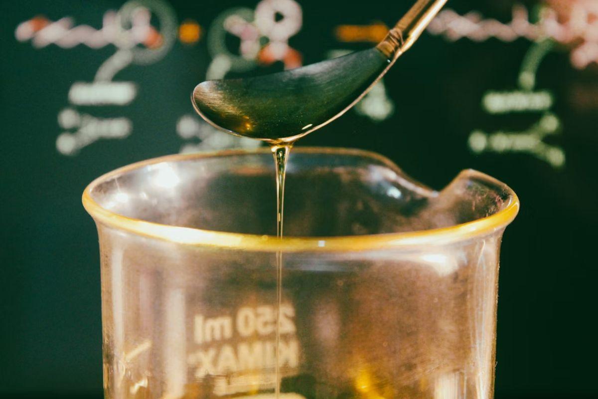 Kenapa Amber Adalah Pilihan Tepat untuk Parfum Pria? Ketahui Rahasianya!