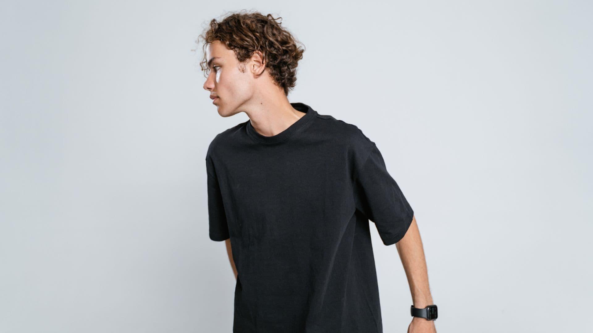 6 Cara Mengobati Bacne, Jerawat Punggung pada Pria